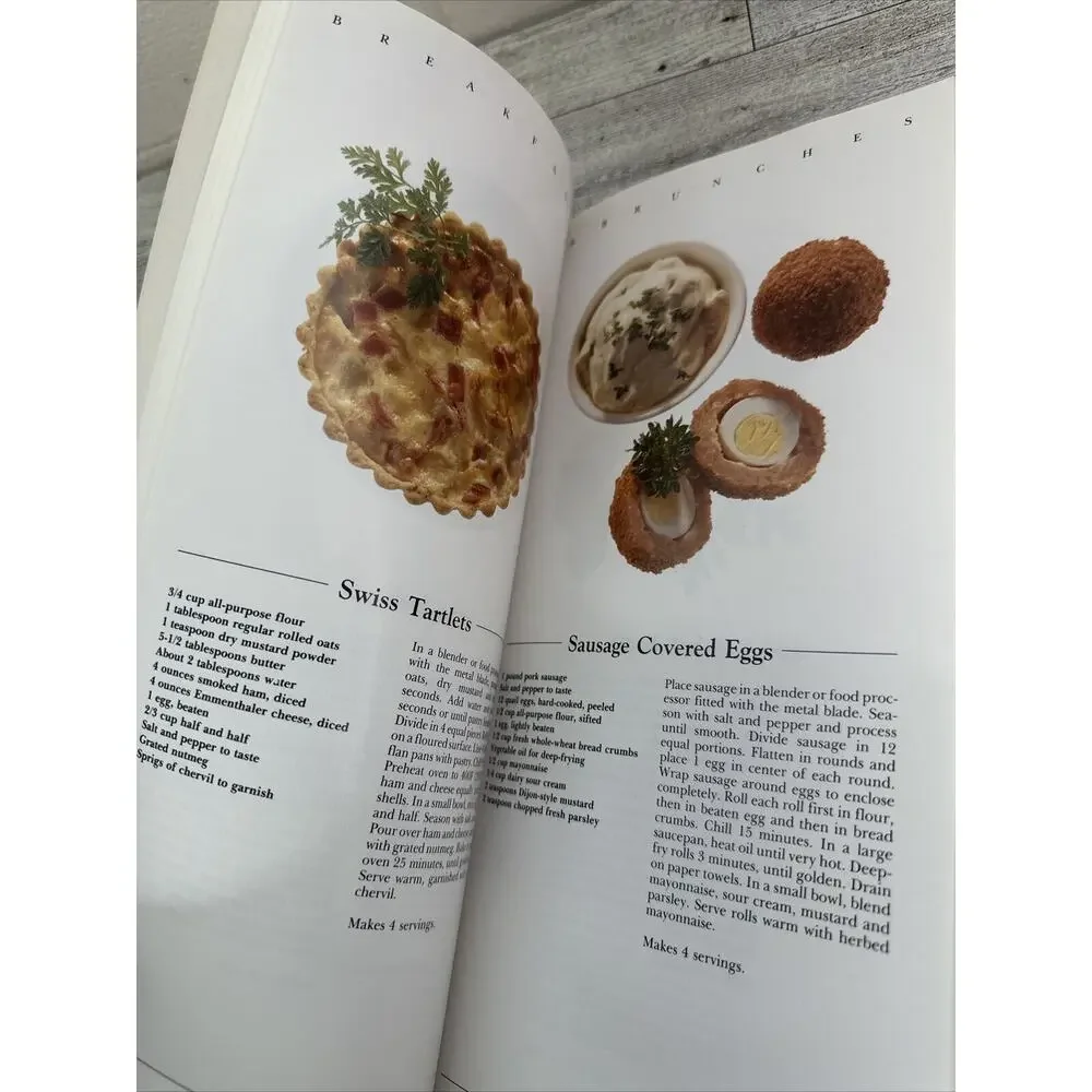 The Book of Breakfasts and Brunches - Paperback By Harries, Kerenza‎ - Cookbook